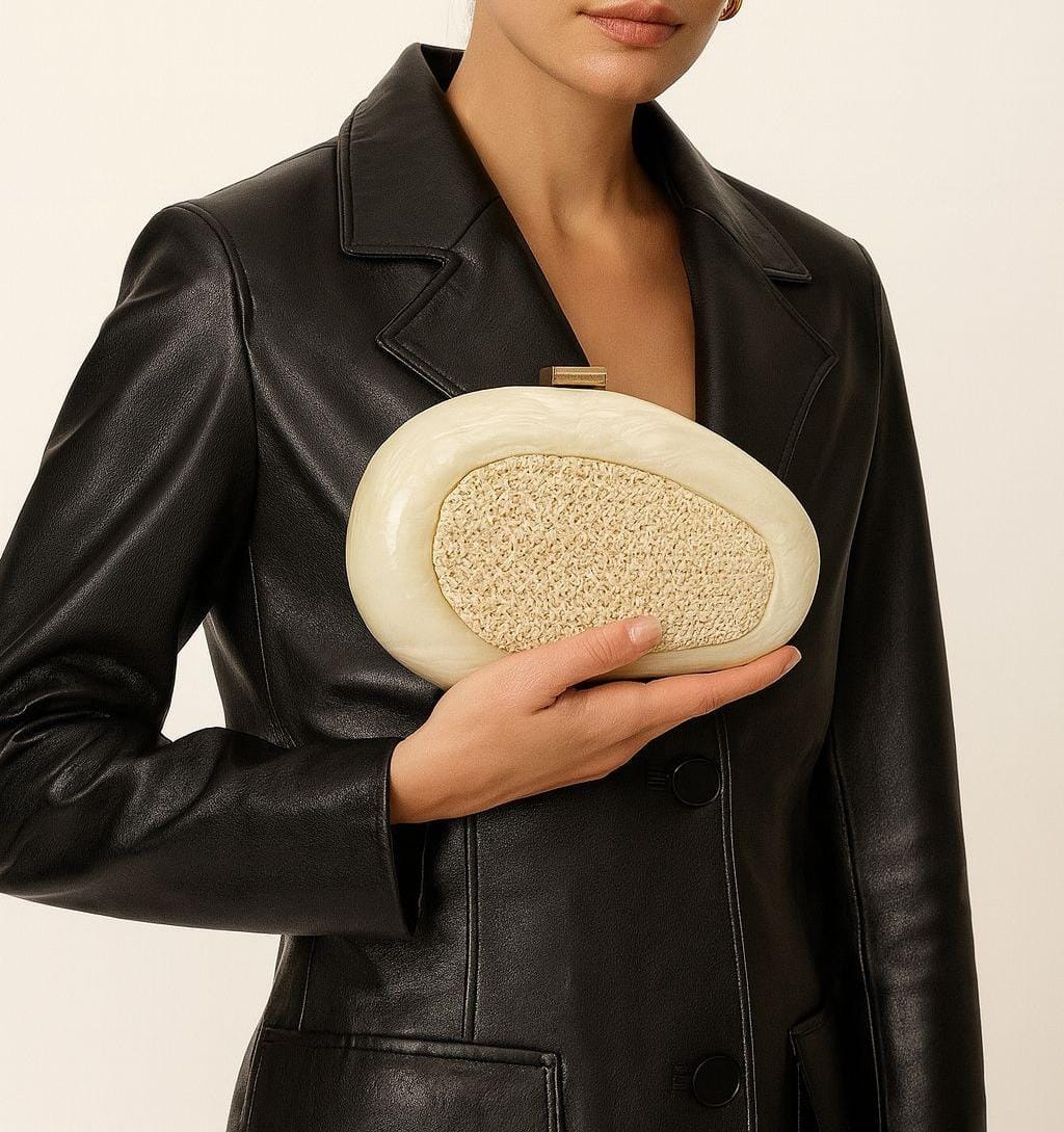 编织藤条手提包，配有双层皮革手柄 – LÉONIE 