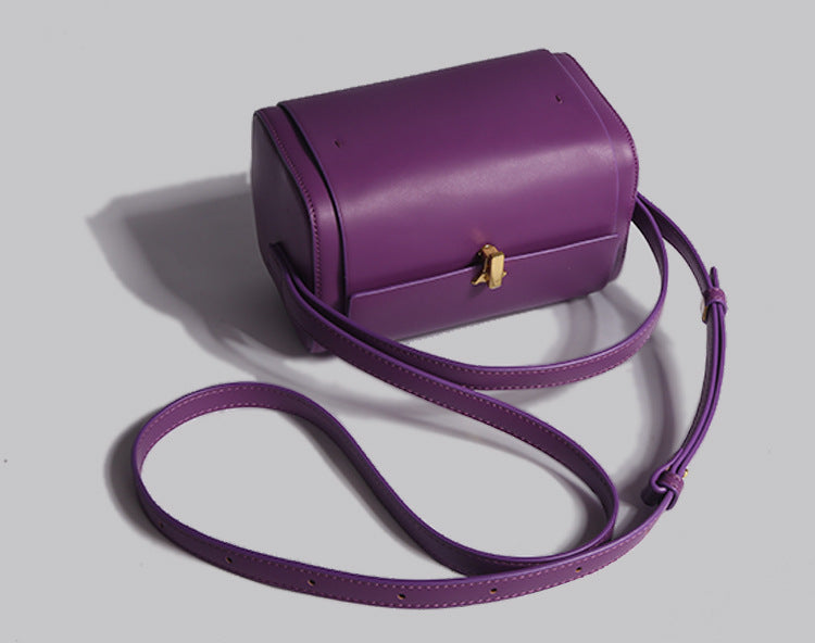 box-shaped leather crossbody bag with gold clasp – LIVILTA