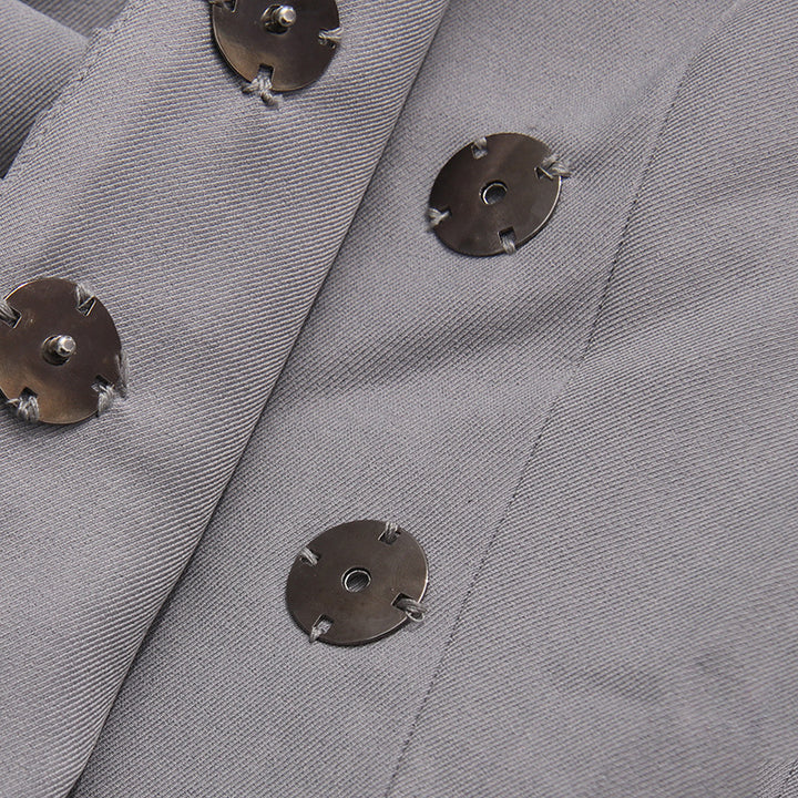 بليزر مصمم بقصة أنيقة مع جزء أمامي غير متماثل - نوفا