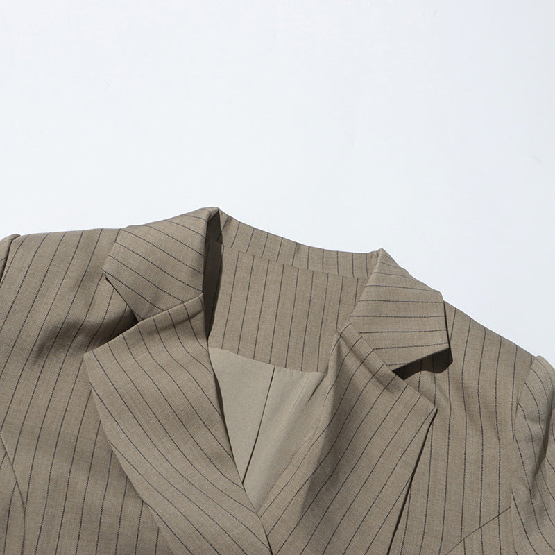 Plissiertes Oberteil mit ausgestellten Ärmeln und Maxirock-Set mit Taillengürtel – Rosiny 