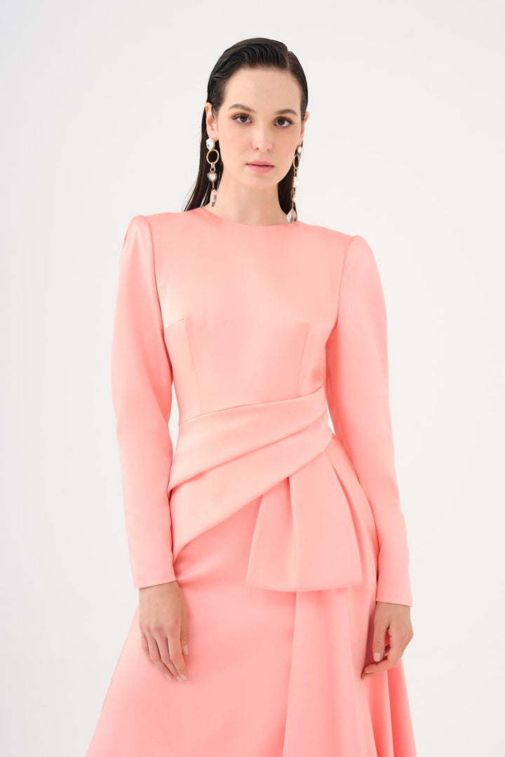 فستان سهرة بأكمام طويلة وخصر منسدل – روزيفا