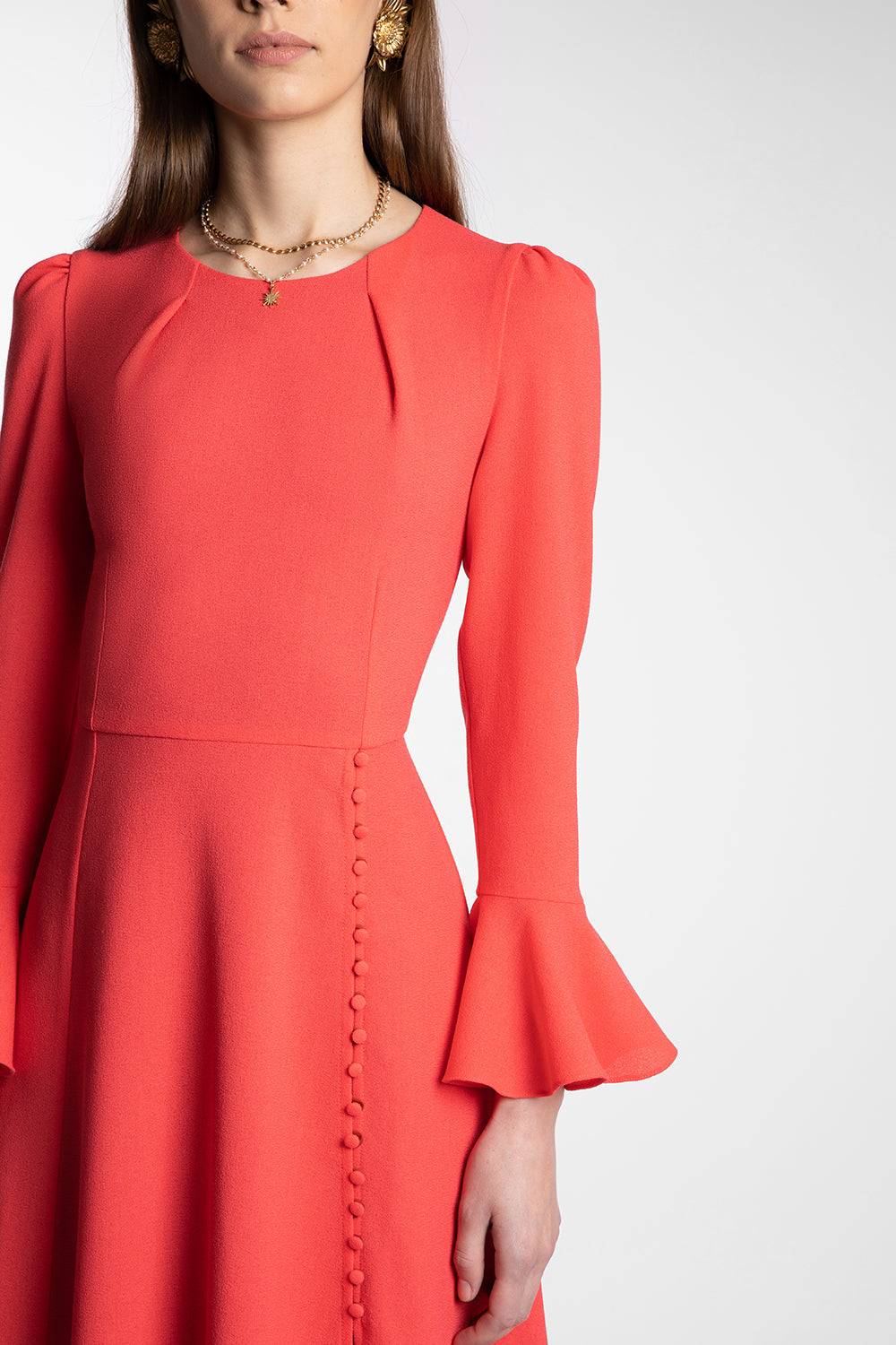 فستان متوسط ​​الطول بأكمام واسعة وصدرية مطوية – سايلا