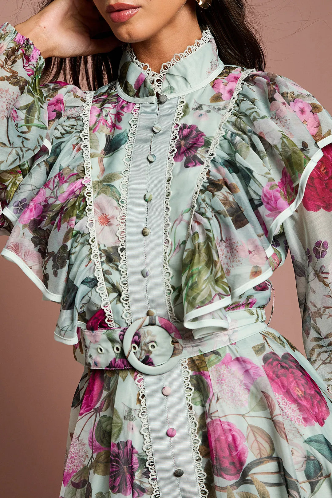 فستان ماكسي مزهر بأكتاف مكشكشة - إلارا