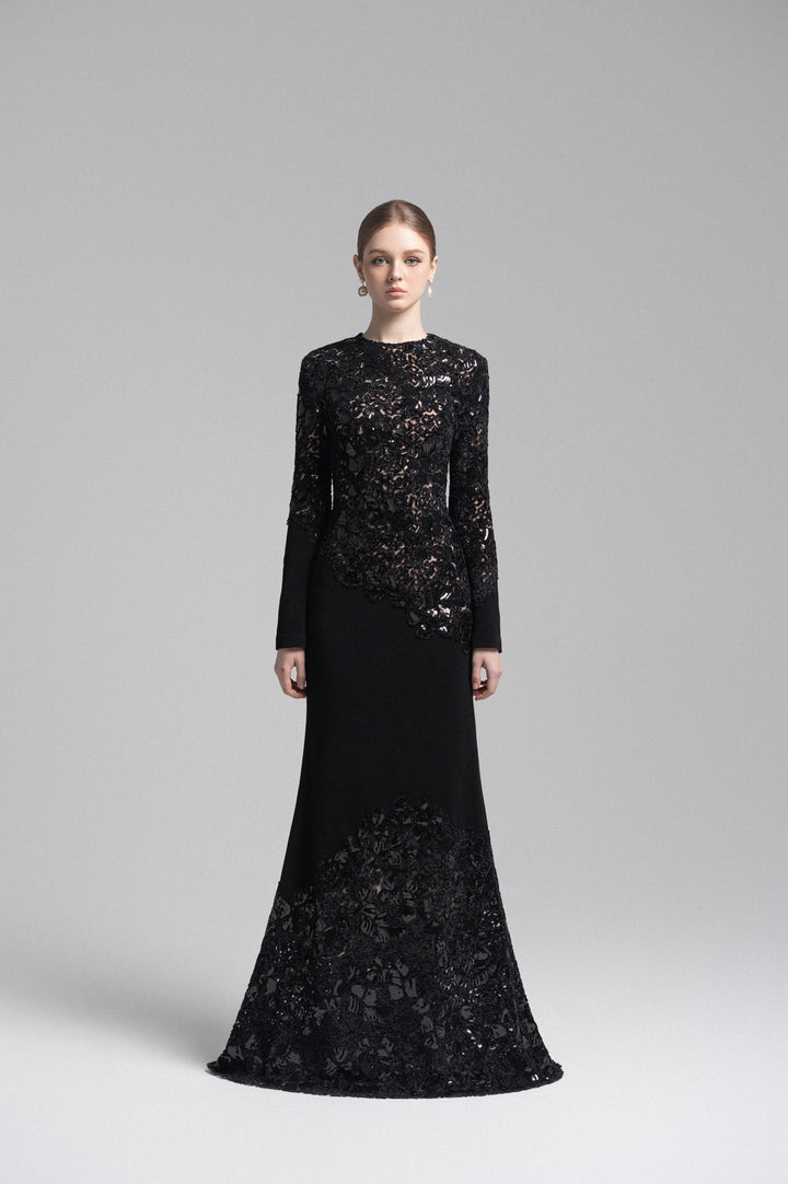 Long-sleeve lace-panel mermaid gown – AMARIS