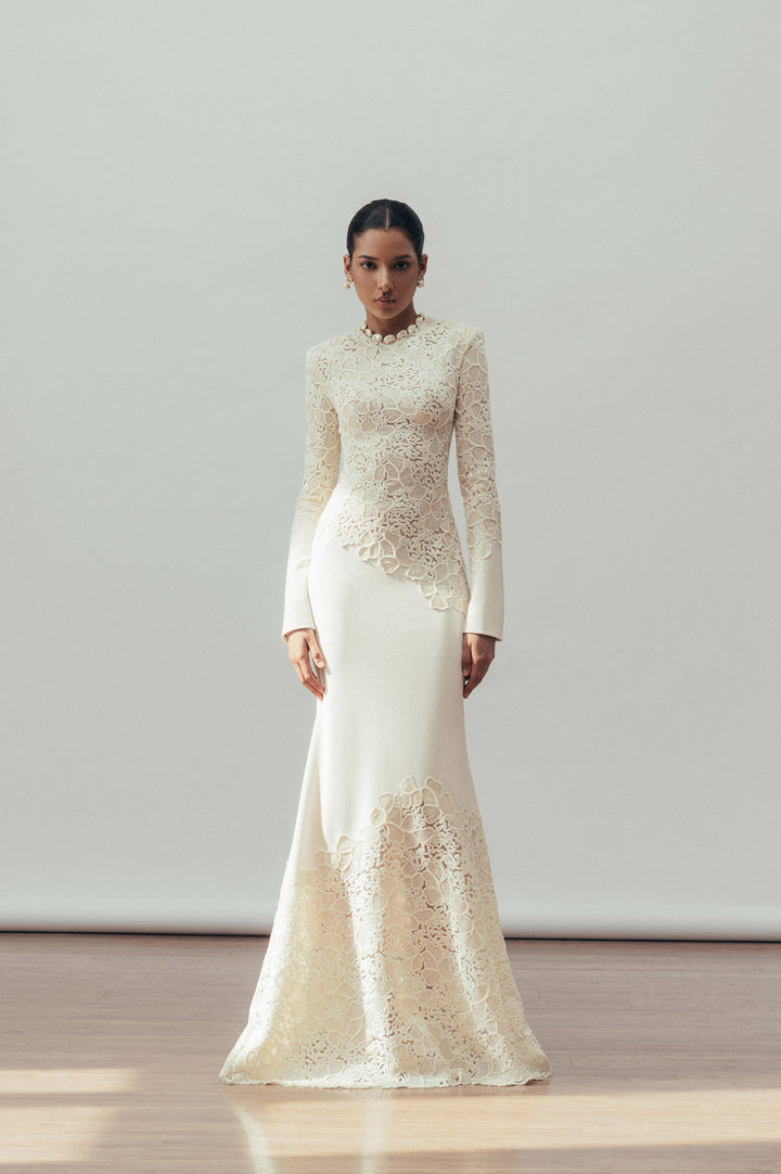 Long-sleeve lace-panel mermaid gown – AMARIS