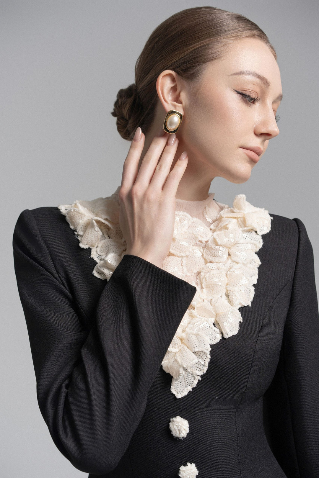 Long-sleeve A-line dress with ruffled lace neckline – VIVIENNE