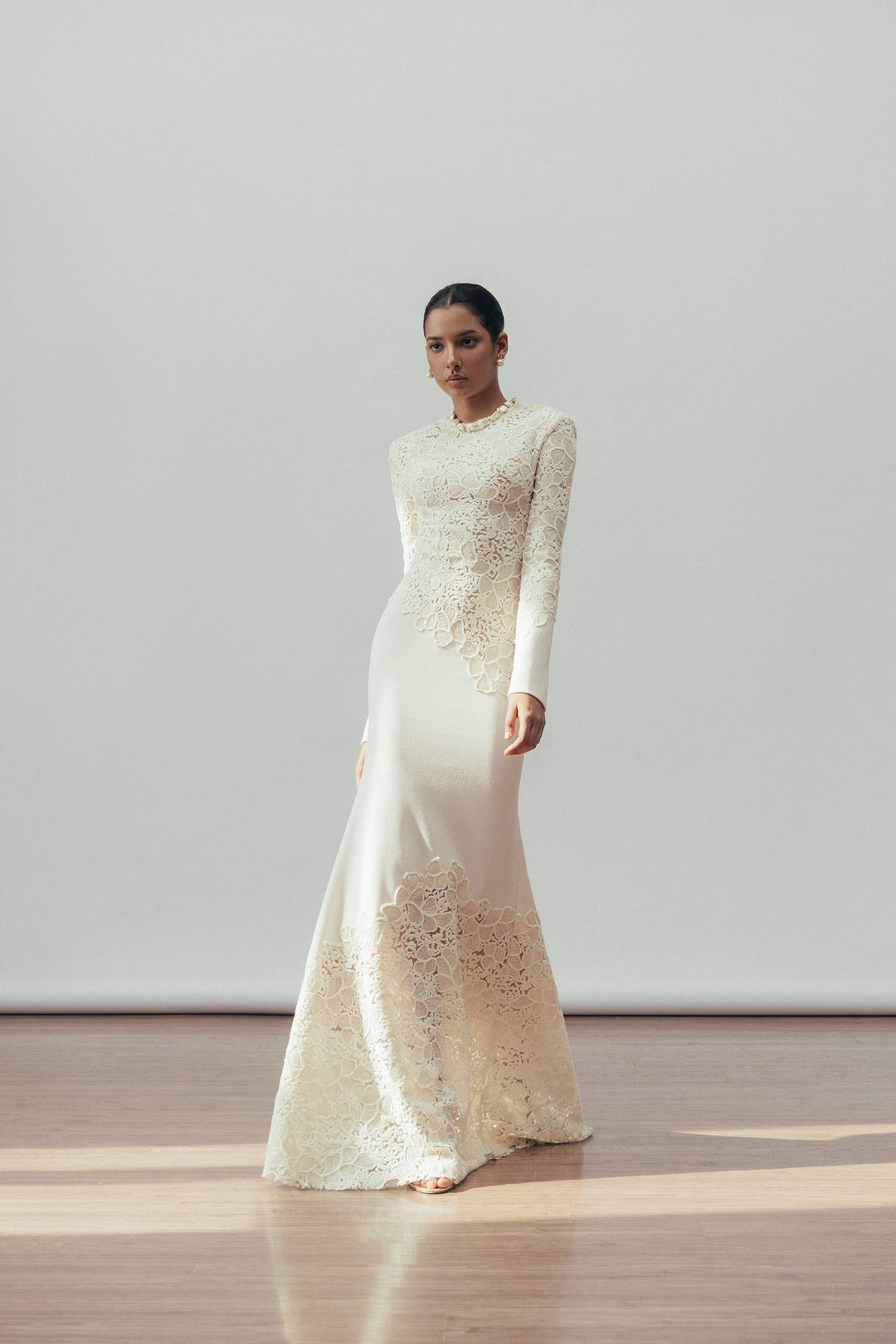 Long-sleeve lace-panel mermaid gown – AMARIS