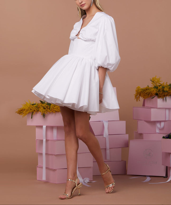 بدلة مصممة خصيصًا بأزرار ذهبية – مارون