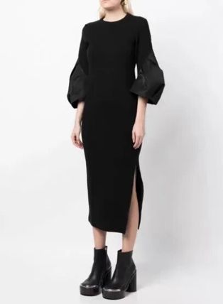 بدلة مصممة خصيصًا بأزرار ذهبية – مارون