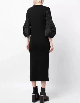 بدلة مصممة خصيصًا بأزرار ذهبية – مارون