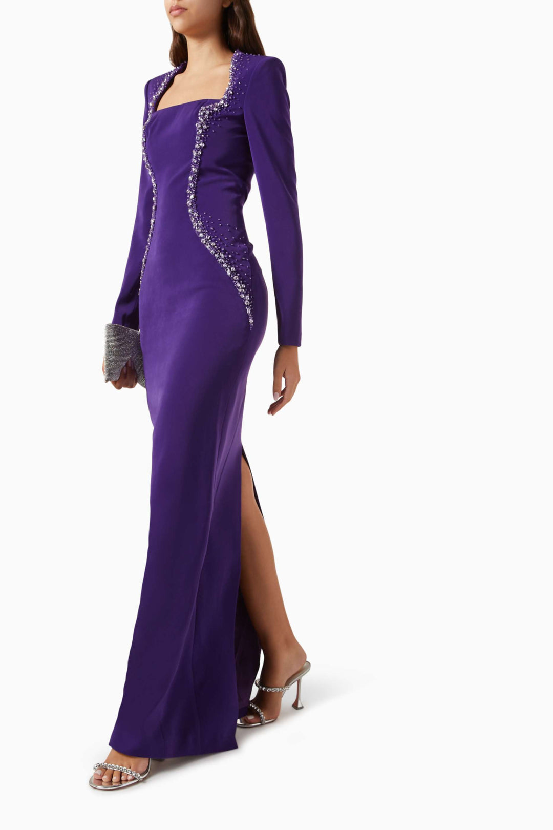 فستان مزين برقبة مربعة وخرز محيطي – فيوليتا