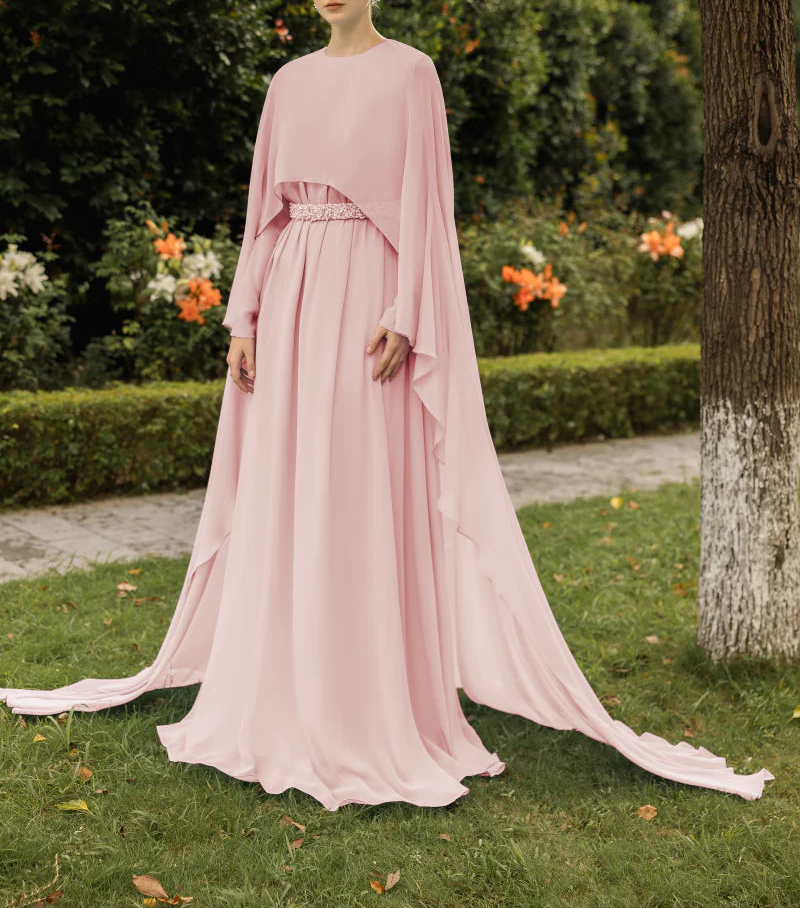 فستان كيب متدفق مع خصر مزخرف - بلوسوم