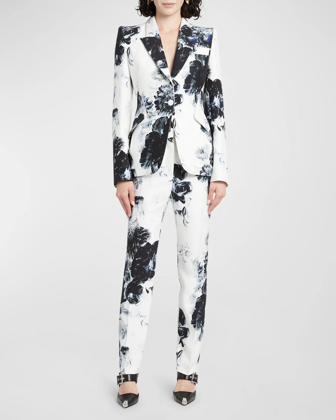 طقم بليزر مُفصّل بطبعة زهور – لافينيا