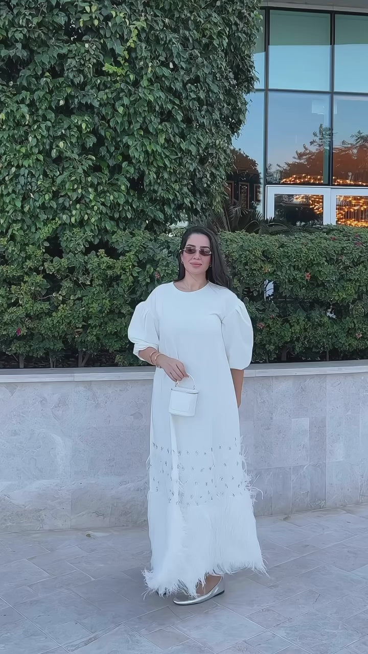 feather-trim embellished gown in ivory – Suzynne