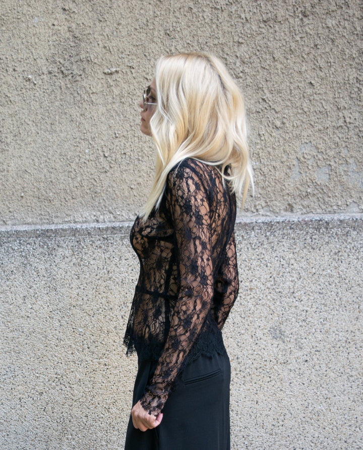 Black lace blouse F1623